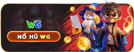 Sân bóng rổ với cầu thủ đang ném bóng